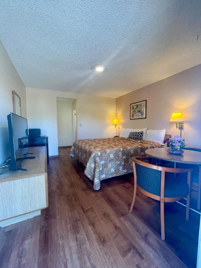 Regency Inn Lakeport Extérieur photo