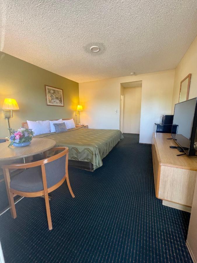 Regency Inn Lakeport Extérieur photo