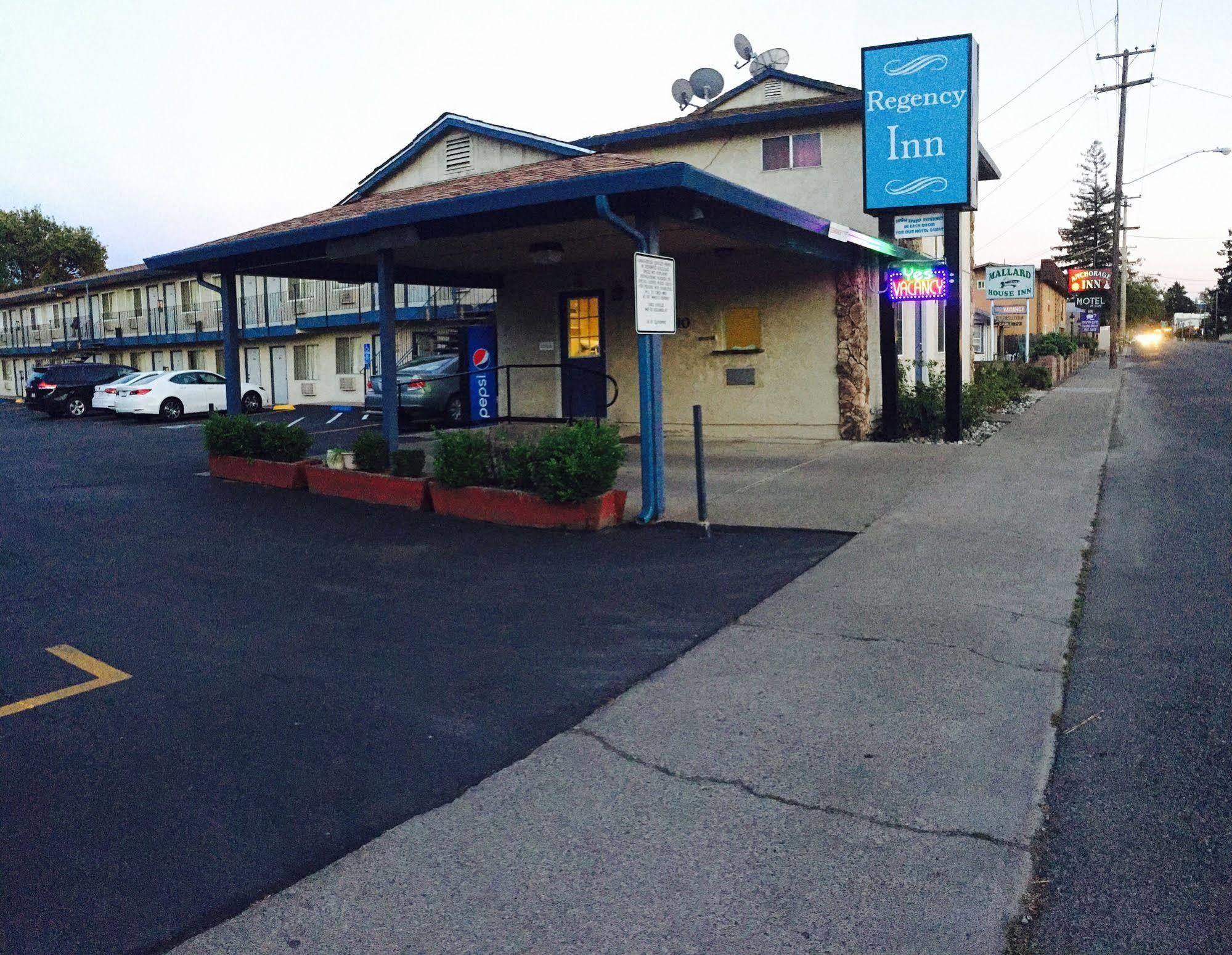 Regency Inn Lakeport Extérieur photo