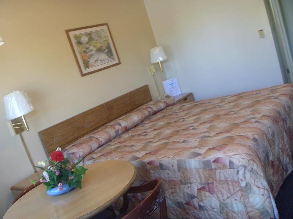 Regency Inn Lakeport Extérieur photo
