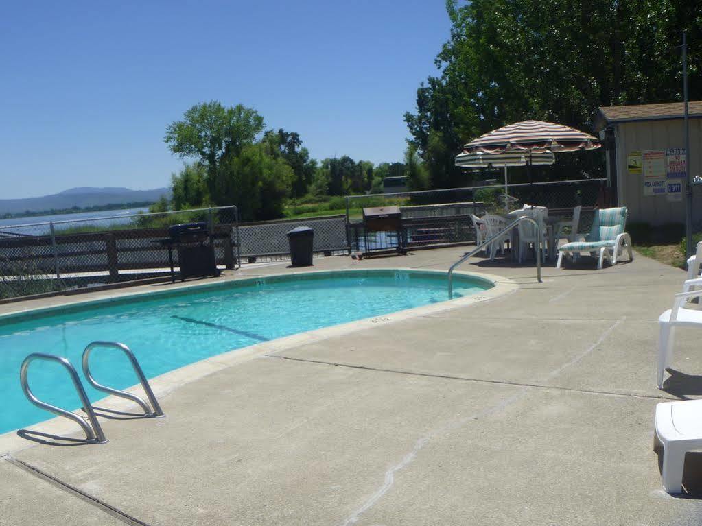 Regency Inn Lakeport Extérieur photo