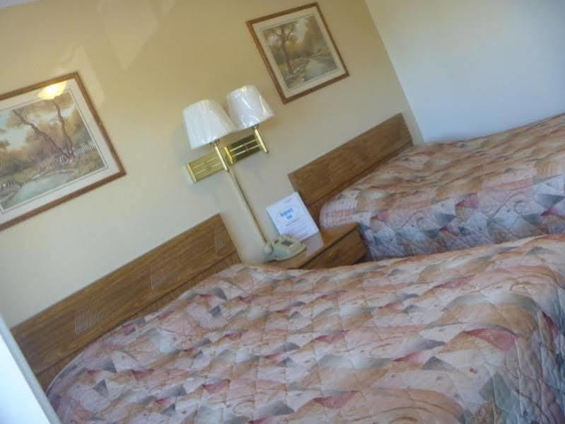 Regency Inn Lakeport Extérieur photo